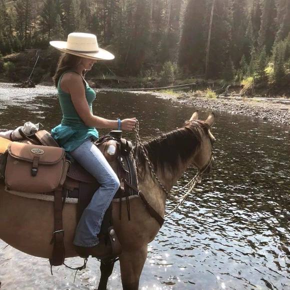 Meet your Posher, Anna - Picture 1 of 1